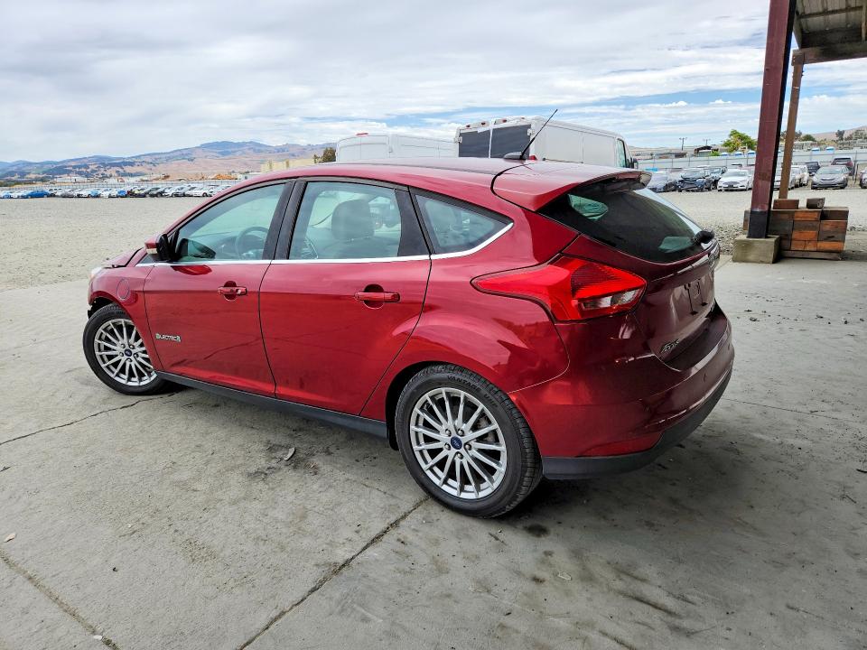 Photo 2 from auction – 2015 FORD FOCUS with VIN 1FADP3R43FL222095