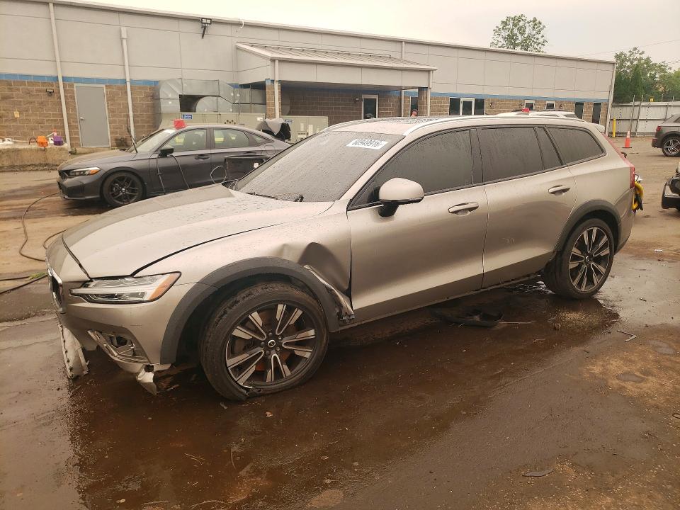 2020 VOLVO V60 CROSS COUNTRY - Търг №60949916