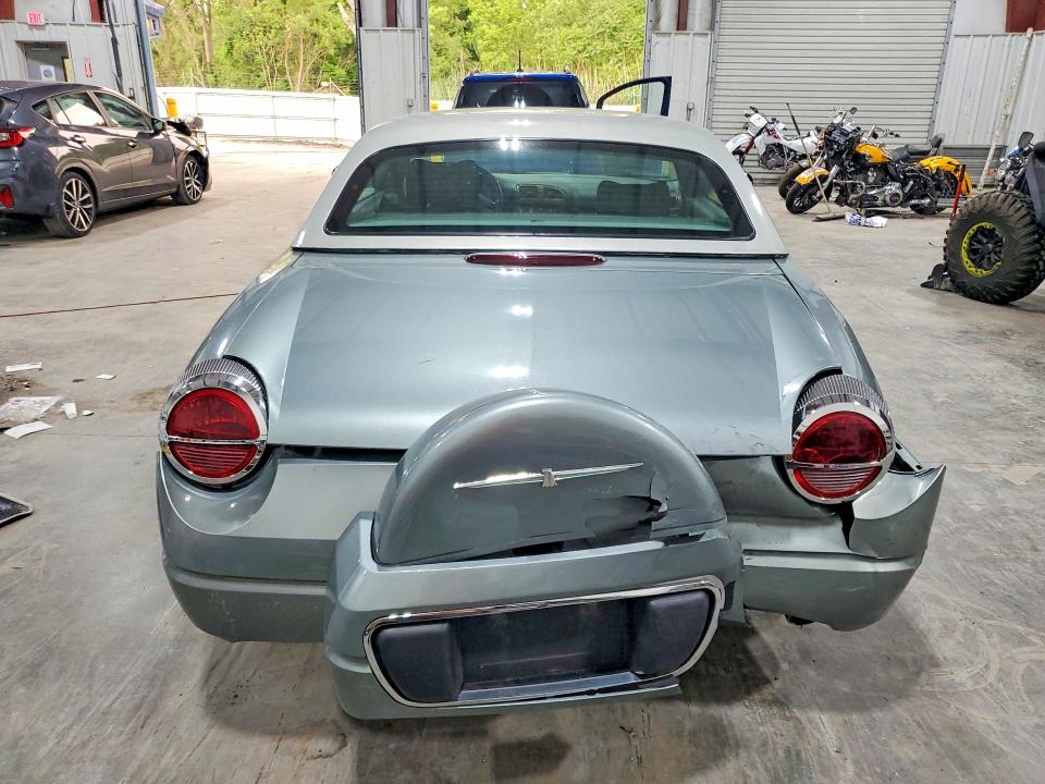 Photo 6 from auction – 2004 FORD THUNDERBIRD with VIN 1FAHP63AX4Y107558