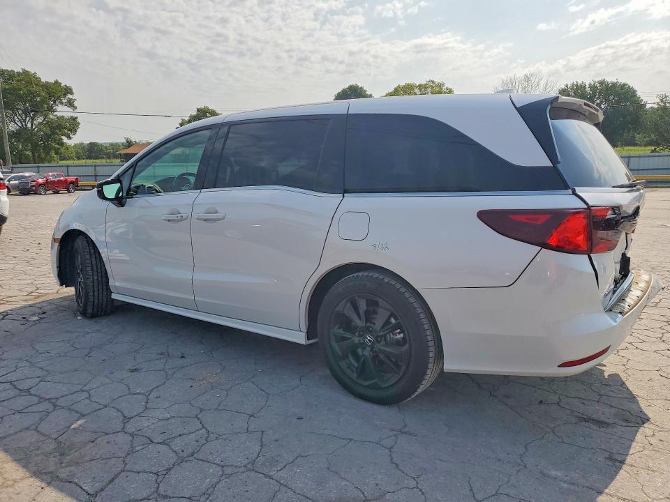 Photo 2 from auction – 2023 HONDA ODYSSEY with VIN 5FNRL6H7XPB076839