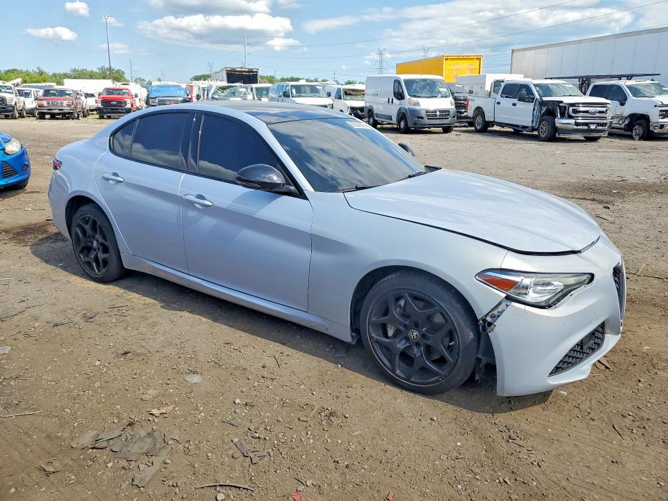 Photo 4 from auction – 2021 ALFA ROMEO GIULIA with VIN ZARFANAN3M7641404