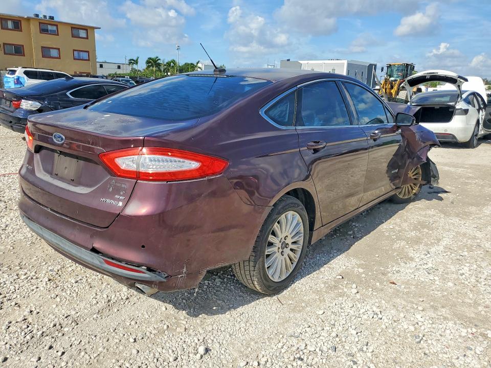 Photo 3 from auction – 2013 FORD FUSION with VIN 3FA6P0LU5DR356444