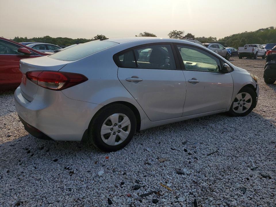 Photo 3 from auction – 2017 KIA FORTE with VIN 3KPFK4A79HE159528