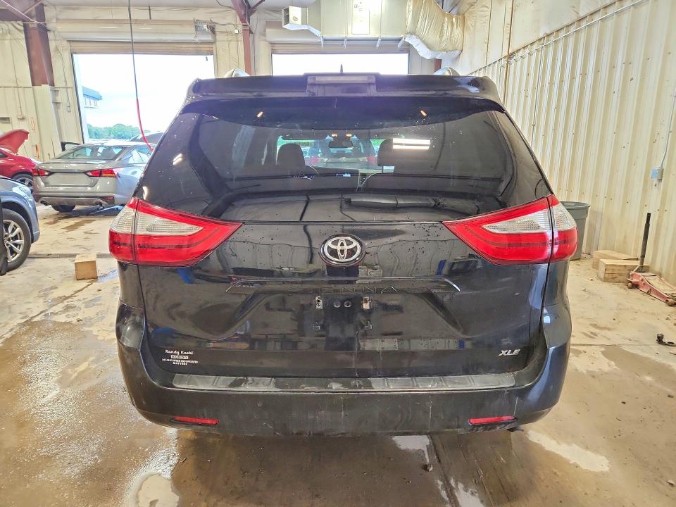 Photo 6 from auction – 2018 TOYOTA SIENNA with VIN 5TDYZ3DC1JS934360