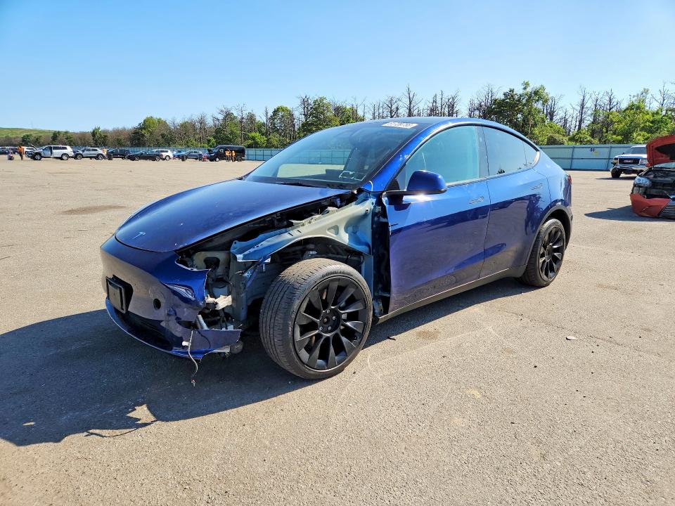 TESLA MODEL Y 2023 with VIN 7SAYGDEE1PF835307 - Photo from auction