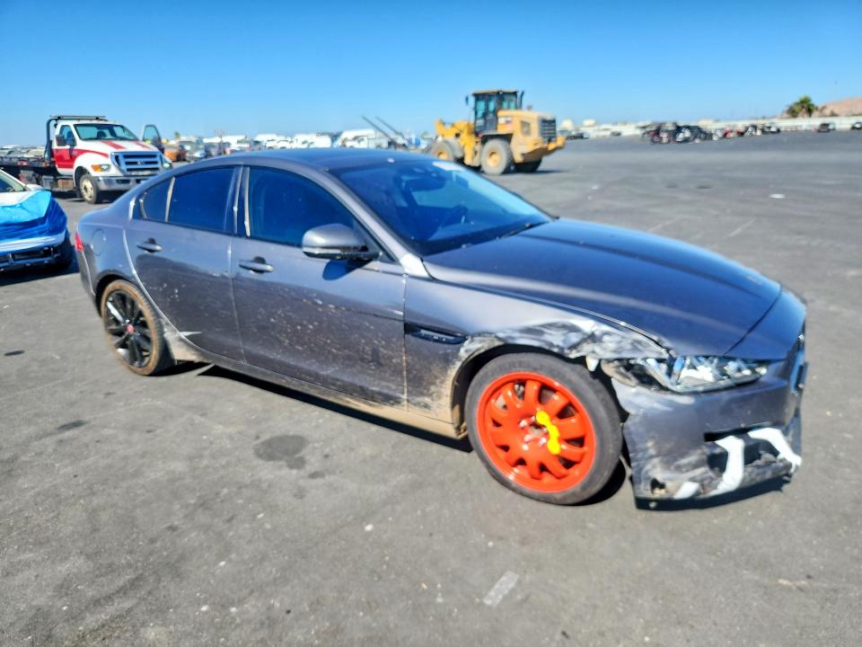 Photo 4 from auction – 2017 JAGUAR XE with VIN SAJAE4BV6HA957164