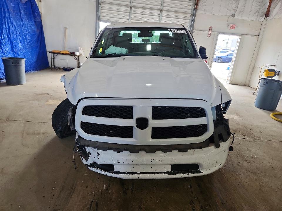 Photo 5 from auction – 2017 RAM 1500 with VIN 3C6RR7KT6HG675489