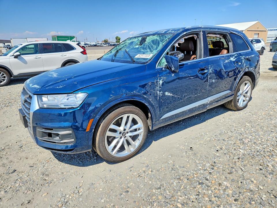 AUDI Q7 2018 with VIN WA1VAAF78JD052378 - Photo from auction