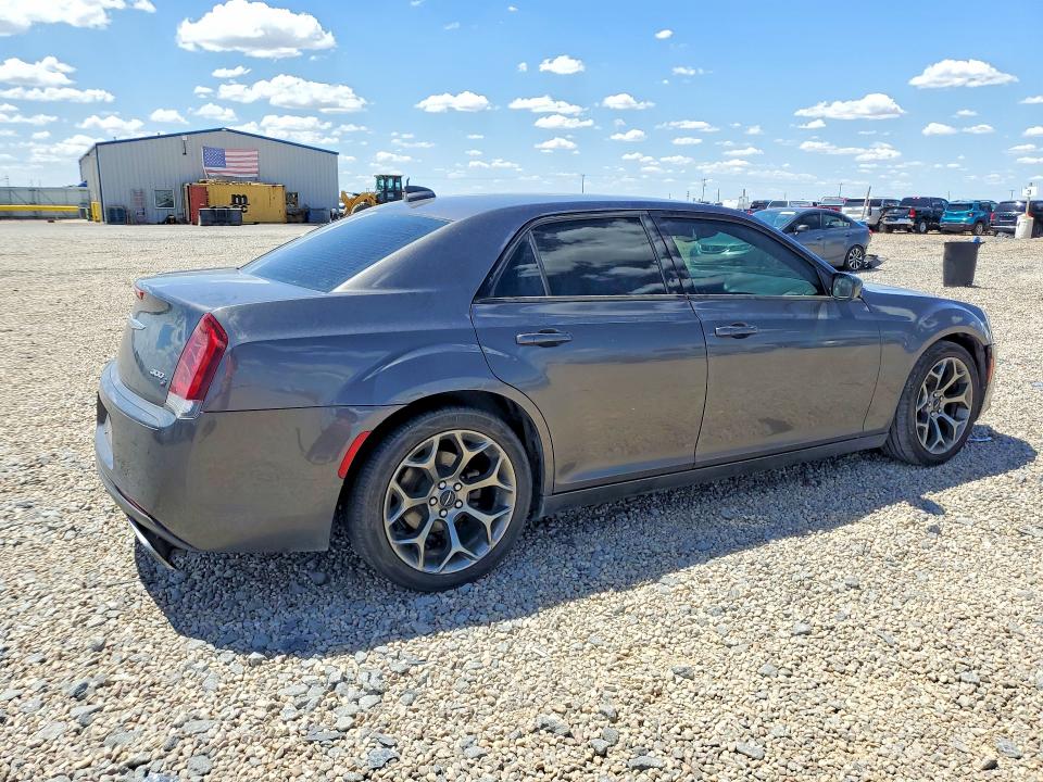 Photo 3 from auction – 2018 CHRYSLER 300 with VIN 2C3CCABG1JH214551