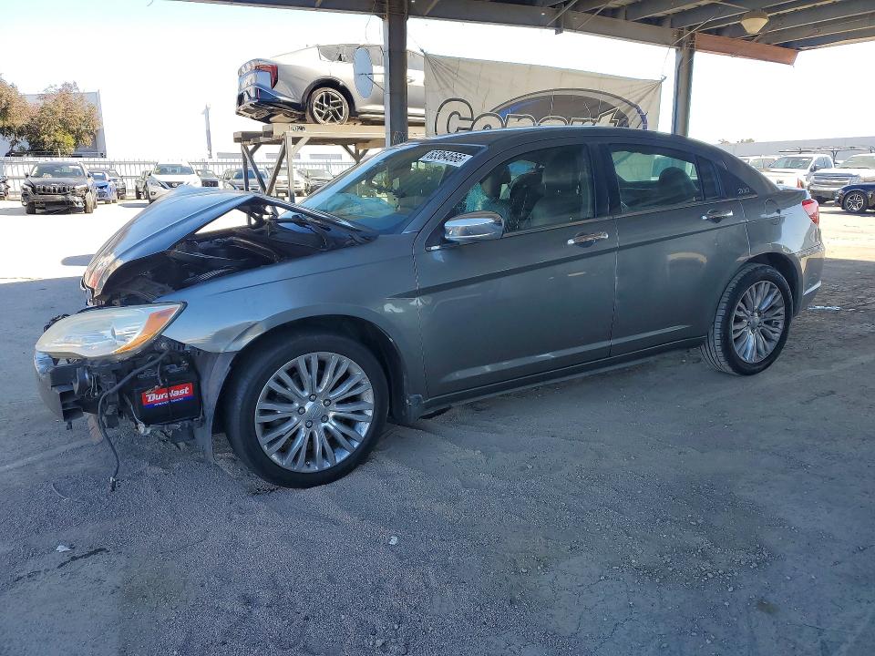 CHRYSLER 200 2011 con VIN 1C3BC2FB6BN582538 - Foto de la subasta