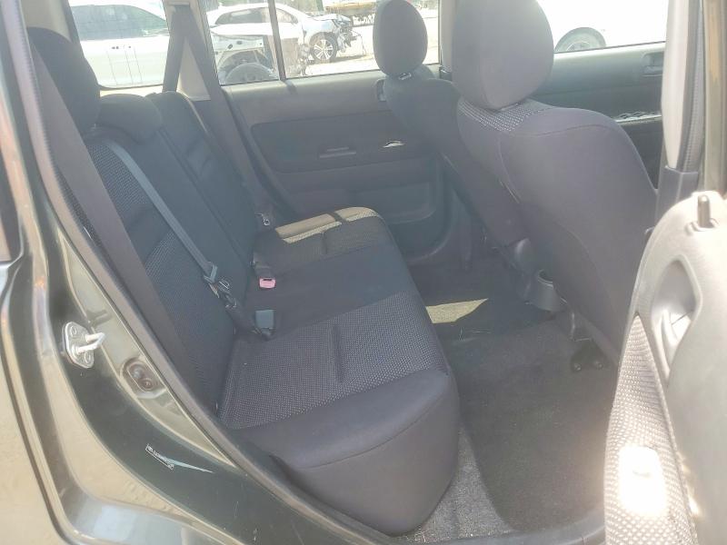 Photo 11 from auction – 2005 SCION XB with VIN JTLKT324454029183