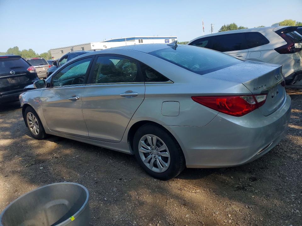 Photo 2 from auction – 2012 HYUNDAI SONATA with VIN 5NPEB4AC9CH309800