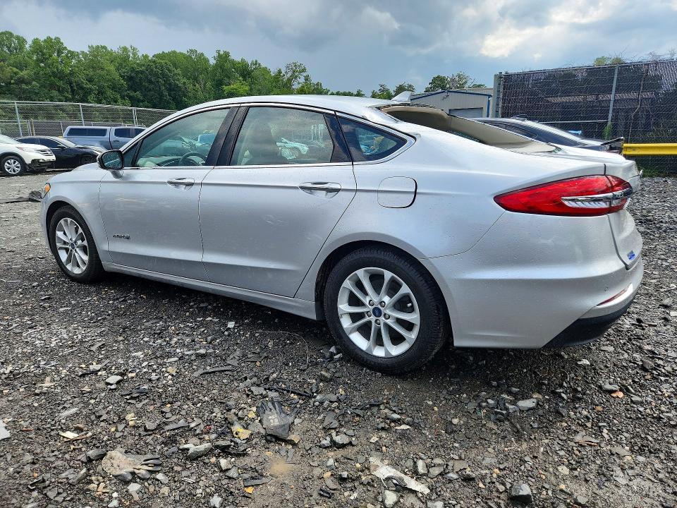 Photo 2 from auction – 2019 FORD FUSION with VIN 3FA6P0MU0KR163324