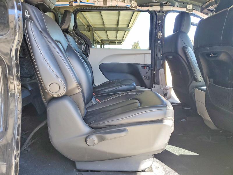 Photo 11 from auction – 2023 CHRYSLER PACIFICA with VIN 2C4RC1L75PR626611