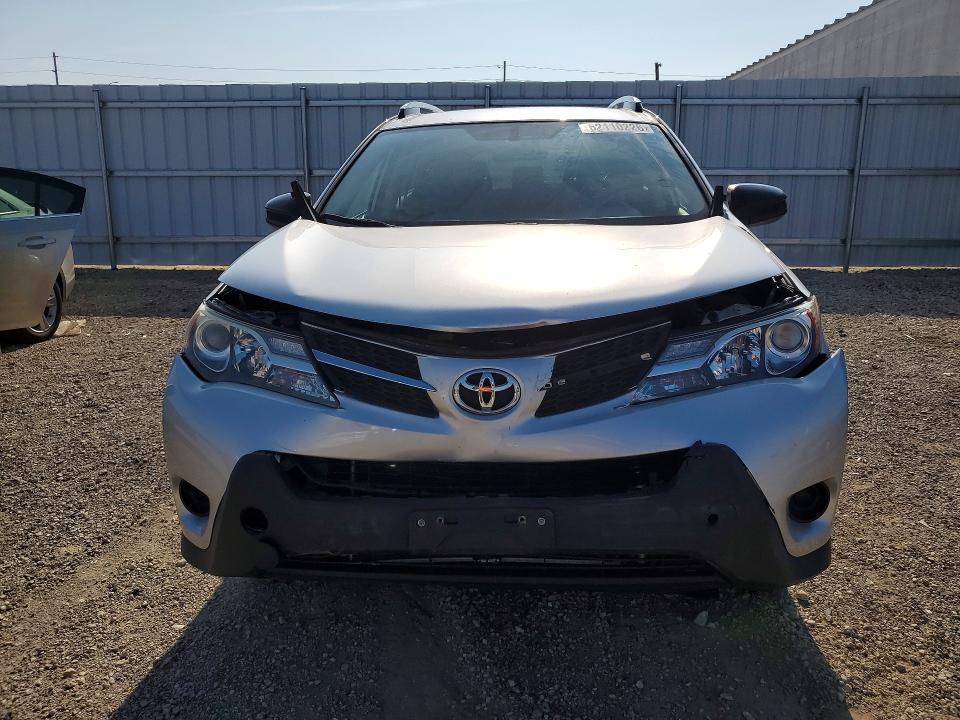 Photo 5 from auction – 2015 TOYOTA RAV4 with VIN JTMBFREV8FD099751
