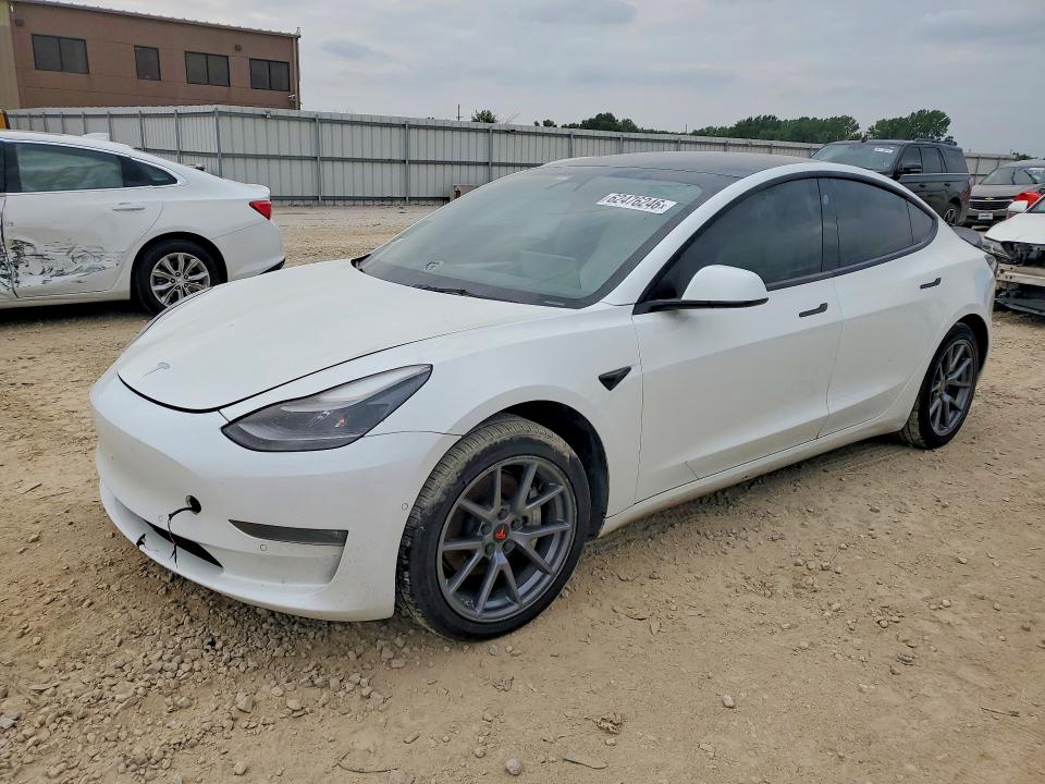 TESLA MODEL 3 2022 with VIN 5YJ3E1EB3NF166164 - Photo from auction