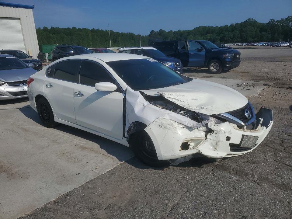 Photo 4 from auction – 2017 NISSAN ALTIMA with VIN 1N4AL3AP1HC144312