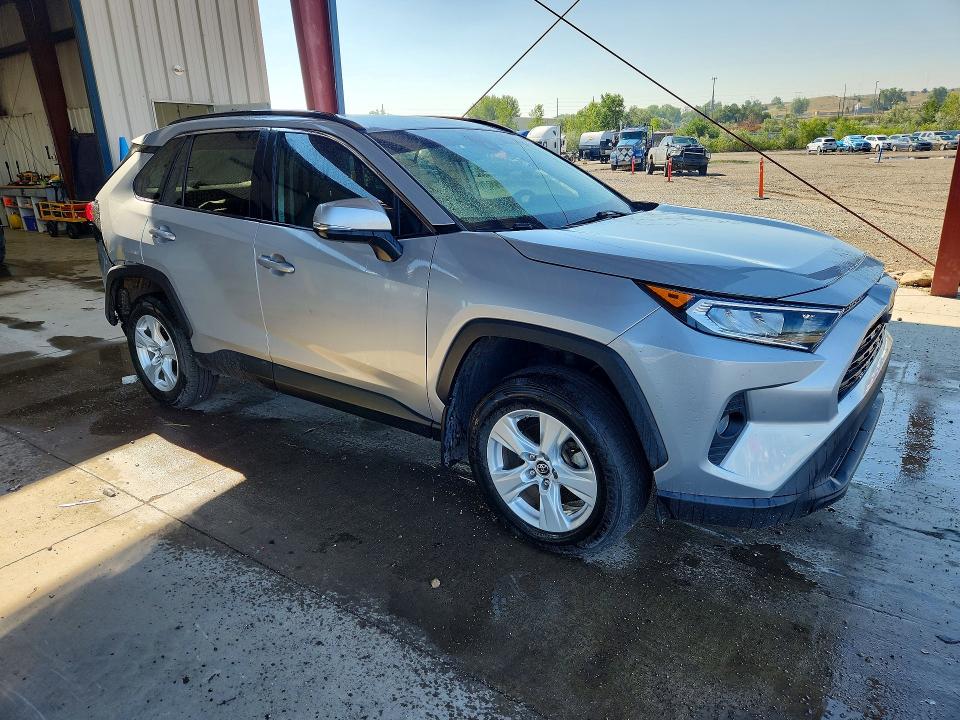 Photo 4 from auction – 2019 TOYOTA RAV4 with VIN 2T3P1RFVXKW024548