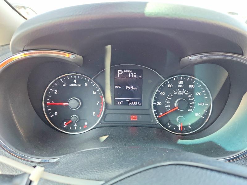 Photo 9 from auction – 2017 KIA FORTE with VIN KNAFK5A85H5693598