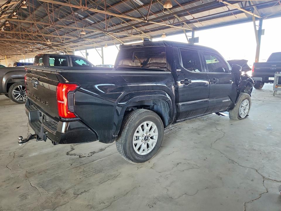 Photo 3 from auction – 2025 TOYOTA TACOMA with VIN 3TMLB5JN7SM110333