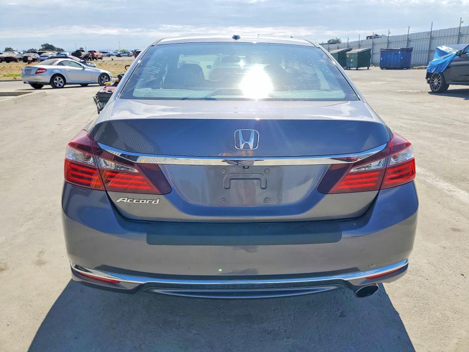 Photo 6 from auction – 2017 HONDA ACCORD with VIN 1HGCR2F71HA125390