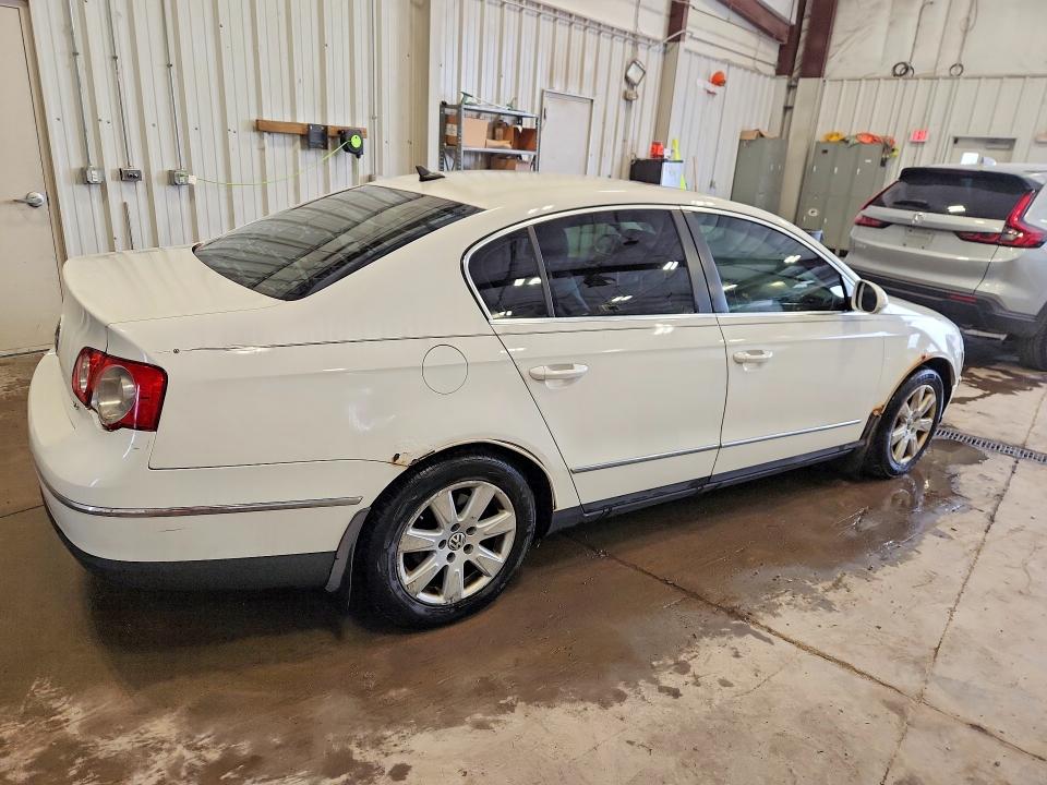 Photo 3 from auction – 2007 VOLKSWAGEN PASSAT with VIN WVWAK73C27P078889