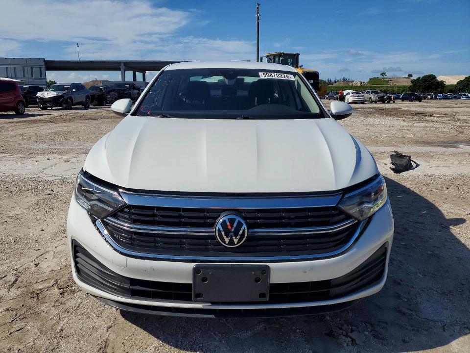Photo 5 from auction – 2023 VOLKSWAGEN JETTA with VIN 3VW5M7BU9PM035272