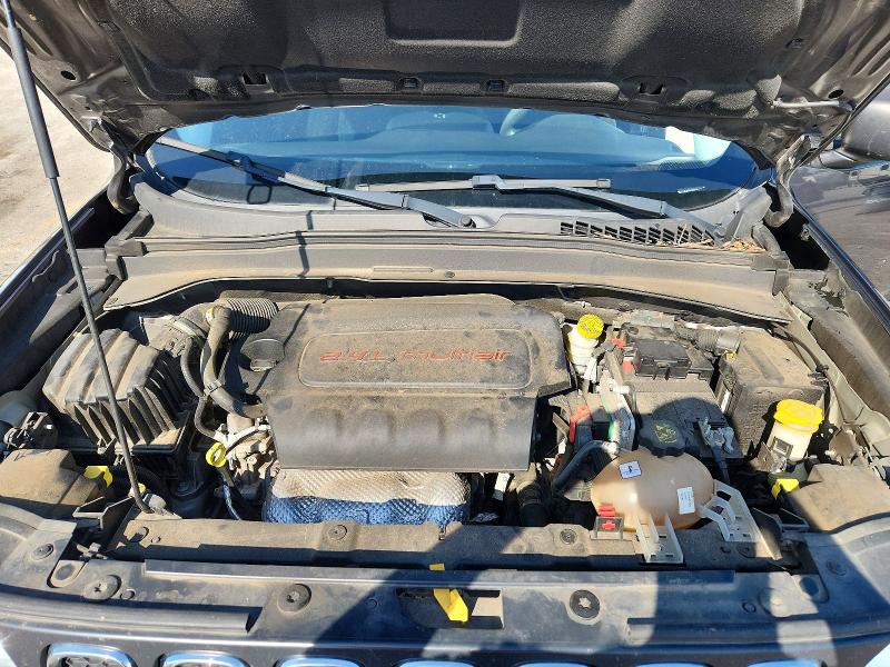 Photo 12 from auction – 2016 JEEP RENEGADE with VIN ZACCJAAT0GPD40360