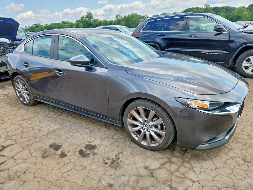 Photo 4 from auction – 2021 MAZDA 3 with VIN 3MZBPBBLXMM252345