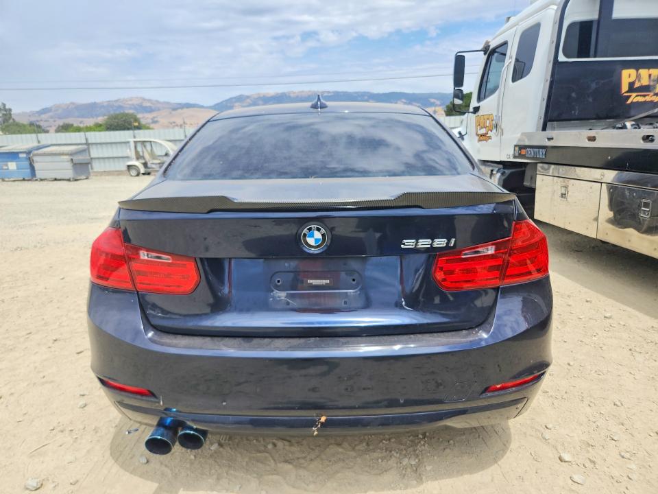 Photo 6 from auction – 2013 BMW 328 with VIN WBA3A5C52DJ461700