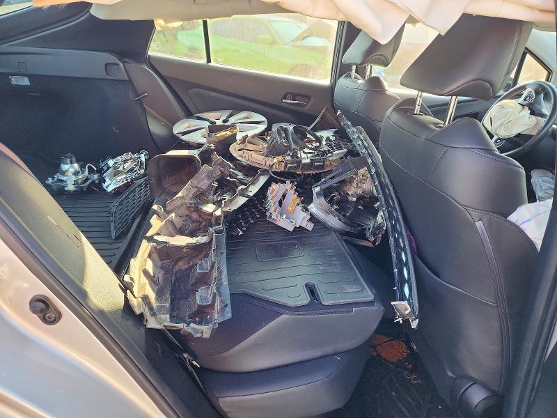 Photo 10 from auction – 2016 TOYOTA PRIUS with VIN JTDKARFU3G3002046