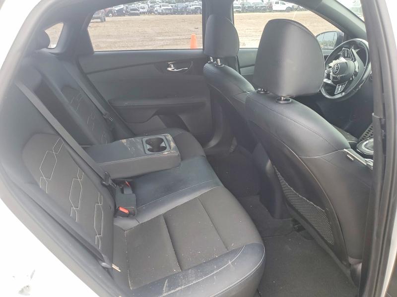 Photo 10 from auction – 2021 KIA FORTE with VIN 3KPF34ADXME357869
