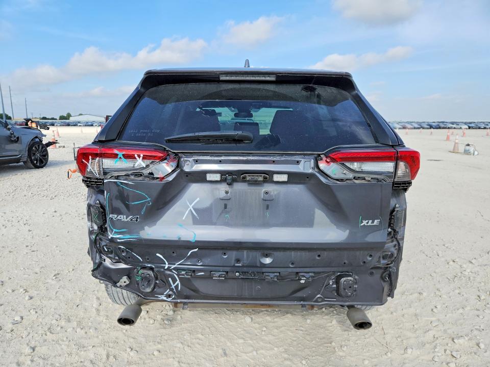Photo 6 from auction – 2021 TOYOTA RAV4 with VIN 2T3W1RFV4MW173052