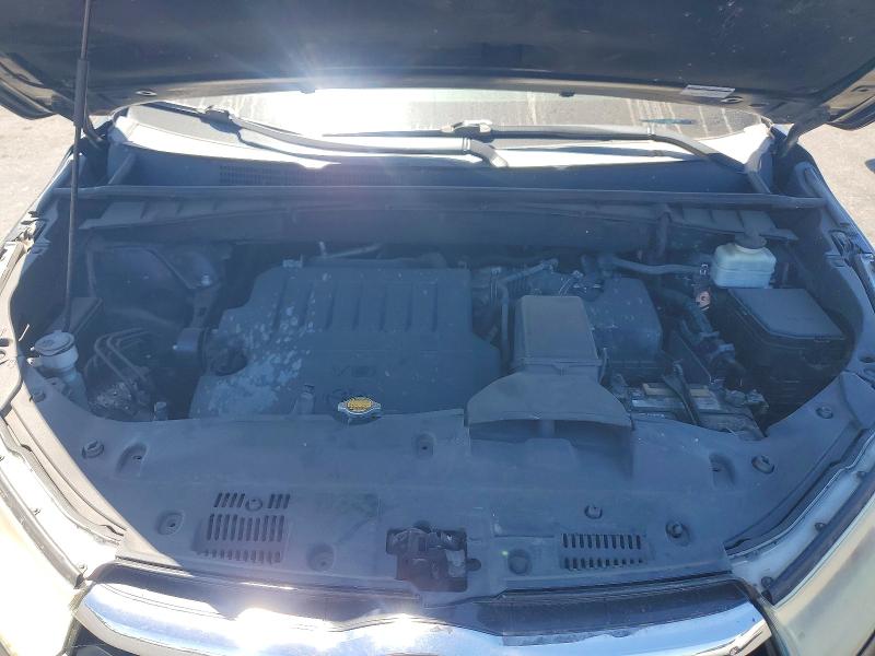 Photo 12 from auction – 2015 TOYOTA HIGHLANDER with VIN 5TDJKRFH4FS097368