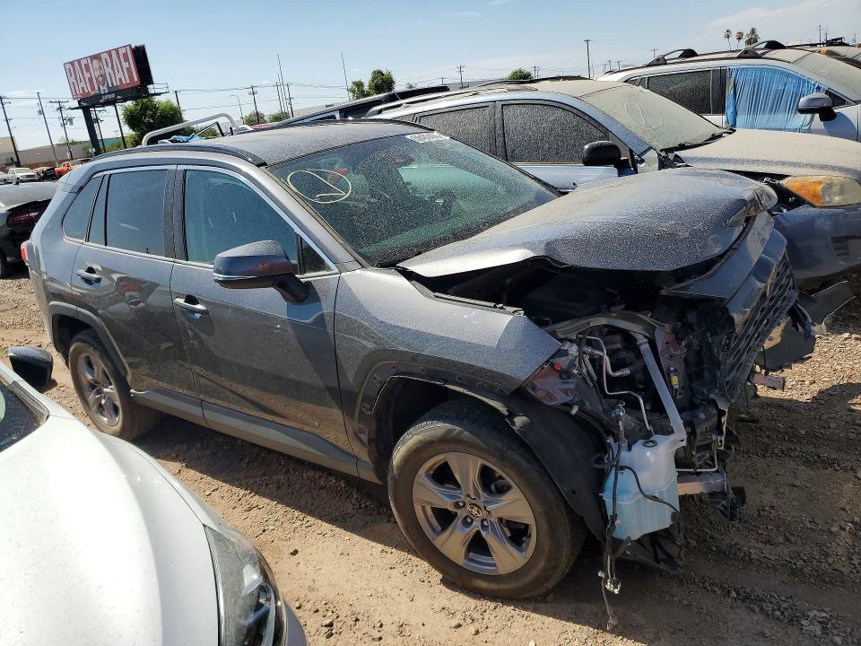 Photo 4 from auction – 2022 TOYOTA RAV4 with VIN 2T3P1RFV8NC282279