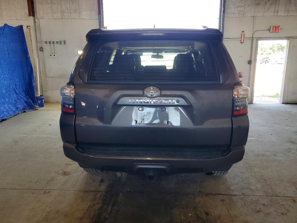 Снимка 6 от търг – 2018 TOYOTA 4RUNNER с VIN JTEBU5JR9J5500844