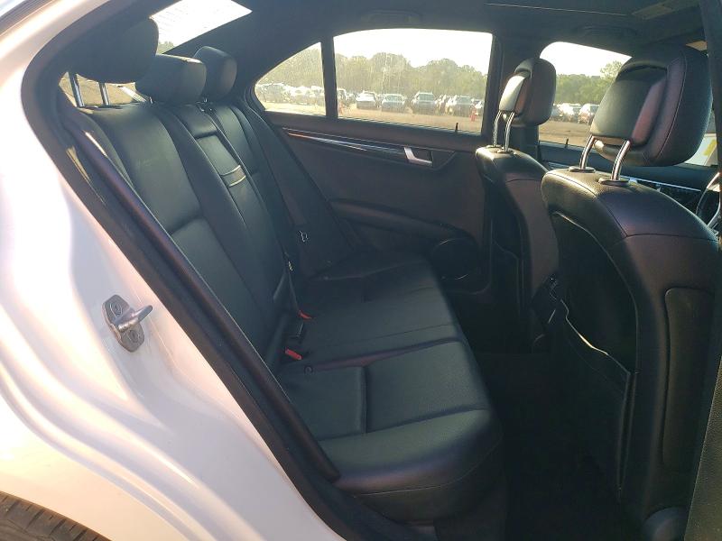 Photo 10 from auction – 2013 MERCEDES-BENZ C with VIN WDDGF8AB6DR287945