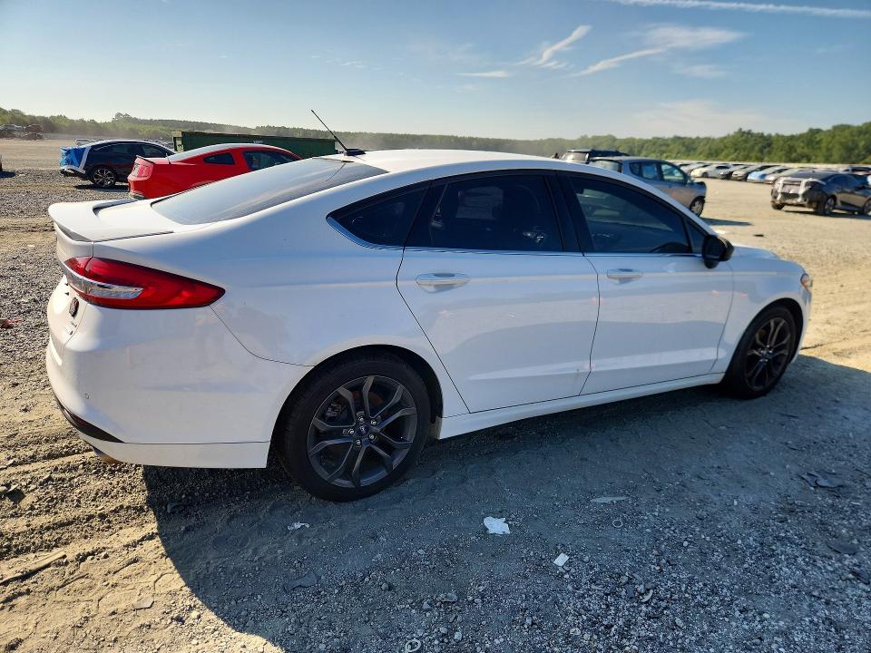 Photo 3 from auction – 2018 FORD FUSION with VIN 3FA6P0HD7JR144214