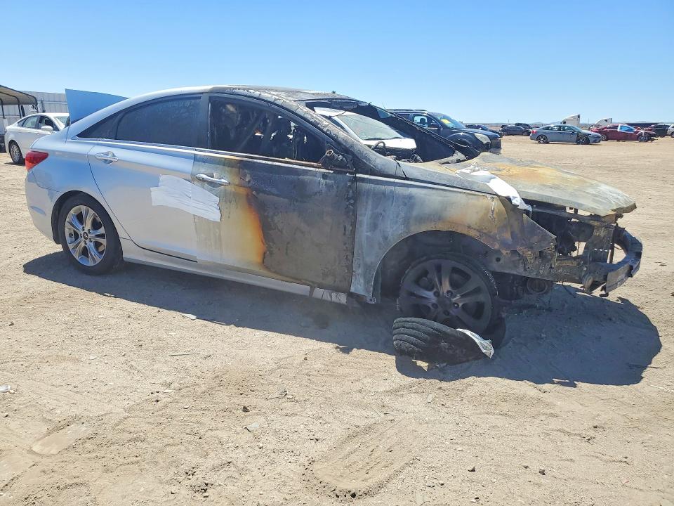 Photo 4 from auction – 2011 HYUNDAI SONATA with VIN 5NPEC4AB1BH294695