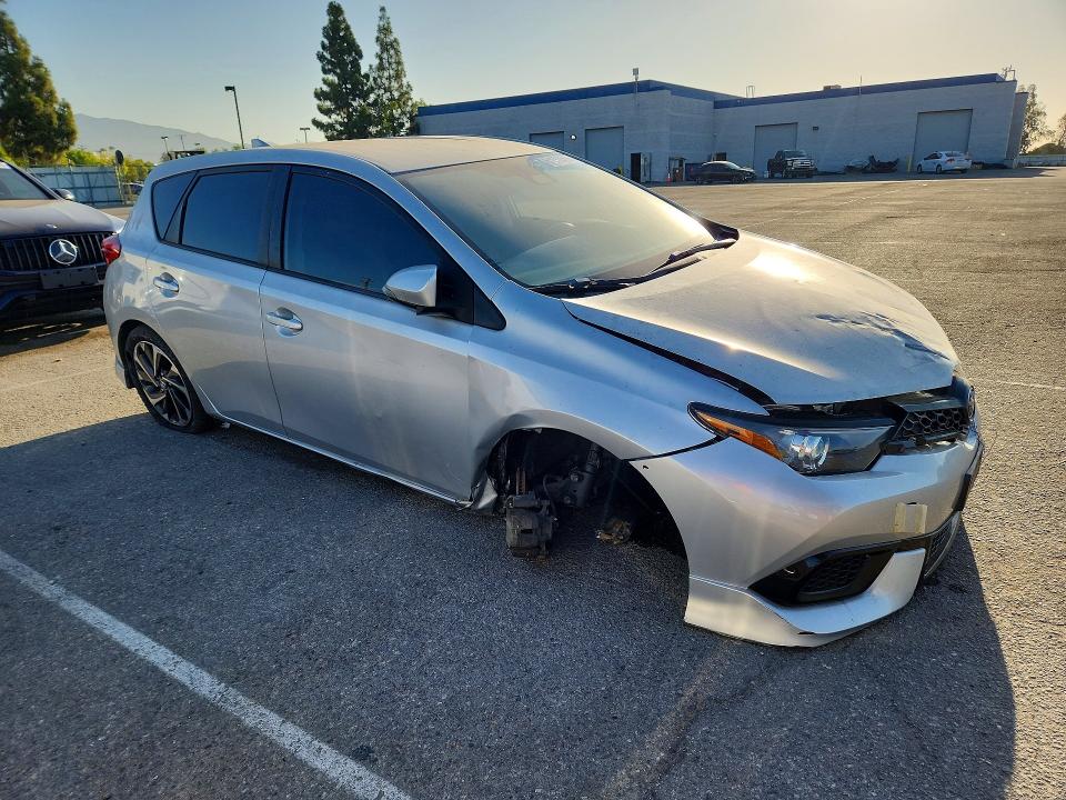 Снимка 4 от търг – 2018 TOYOTA COROLLA IM с VIN JTNKARJE9JJ568761