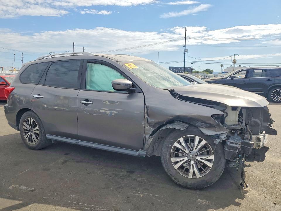 Photo 4 from auction – 2017 NISSAN PATHFINDER with VIN 5N1DR2MN5HC653048