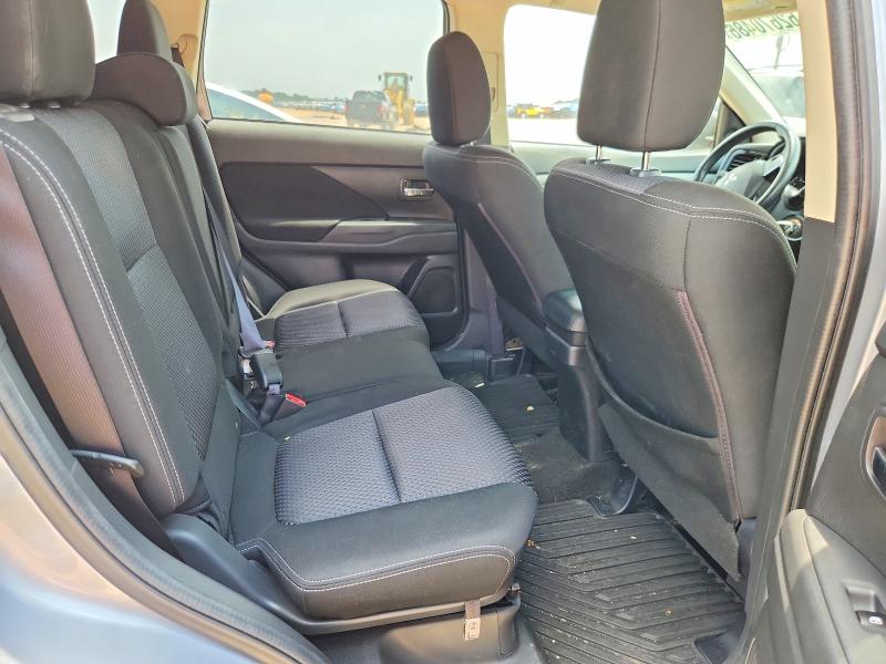 Photo 11 from auction – 2016 MITSUBISHI OUTLANDER with VIN JA4AZ3A38GZ035714