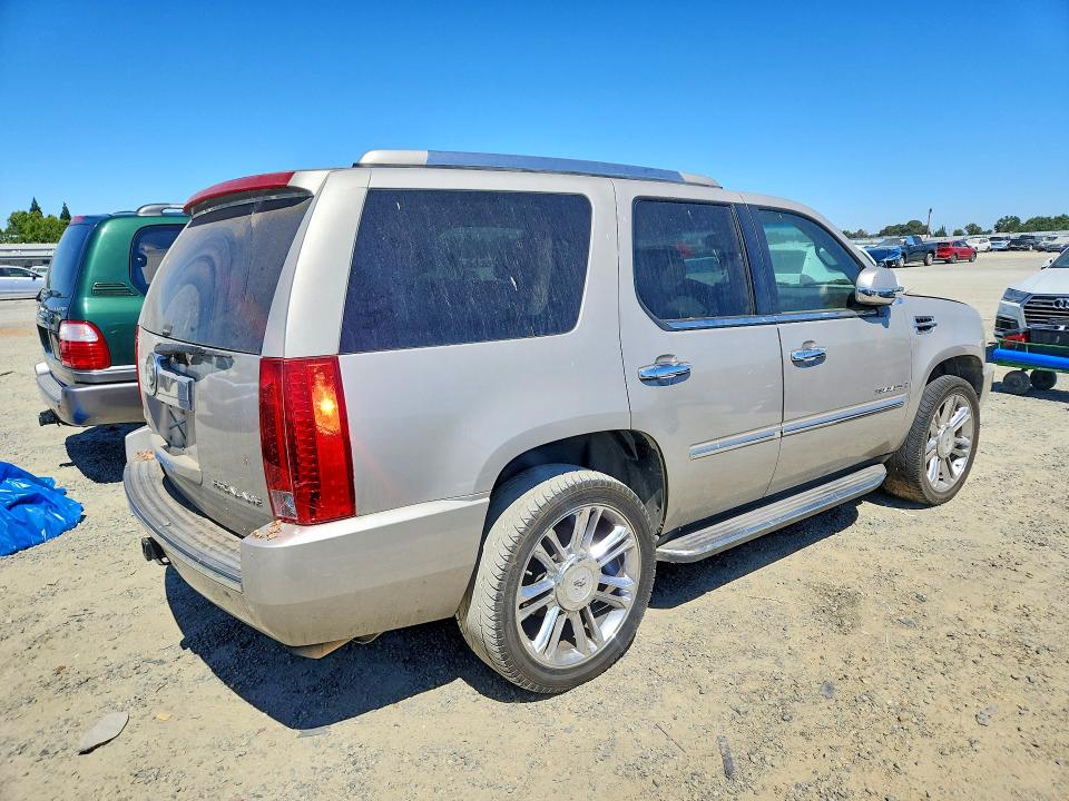 Photo 3 from auction – 2009 CADILLAC ESCALADE with VIN 1GYFC23229R147126