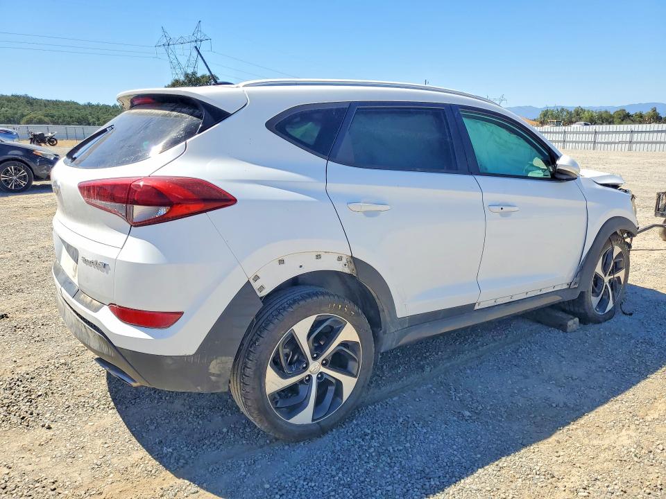 Photo 3 from auction – 2016 HYUNDAI TUCSON with VIN KM8J33A25GU028632