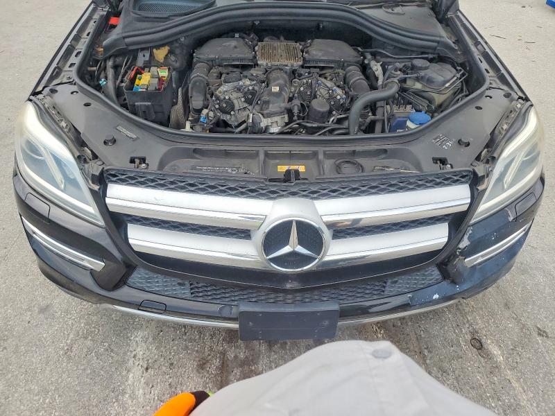 Photo 12 from auction – 2015 MERCEDES-BENZ GL with VIN 4JGDF6EE3FA495400
