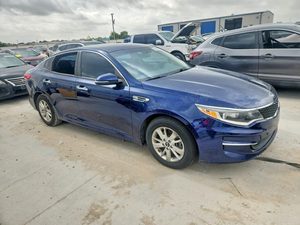 Photo 4 from auction – 2018 KIA OPTIMA with VIN 5XXGT4L31JG226812