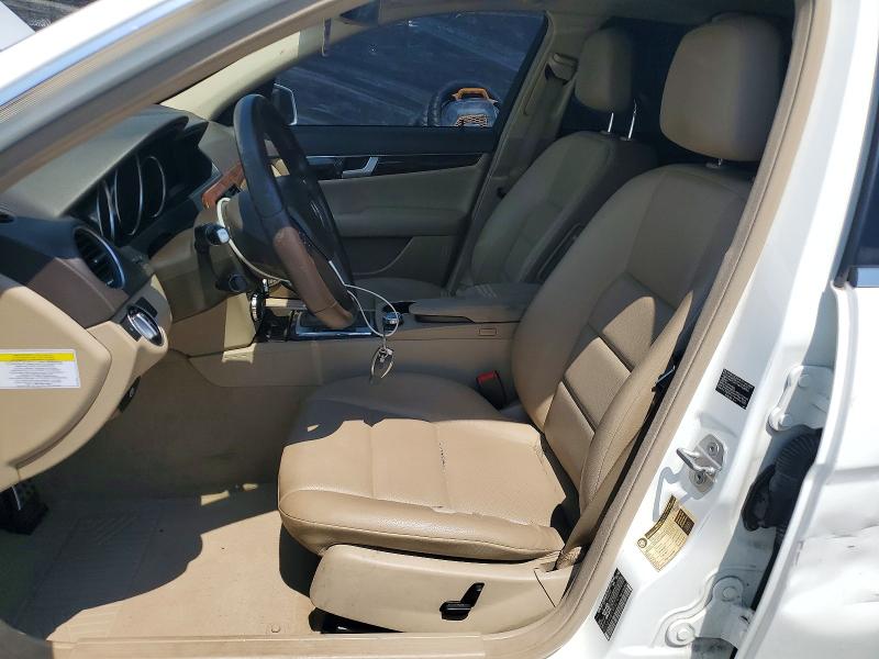 Photo 7 from auction – 2013 MERCEDES-BENZ C with VIN WDDGF4HB1DR246797