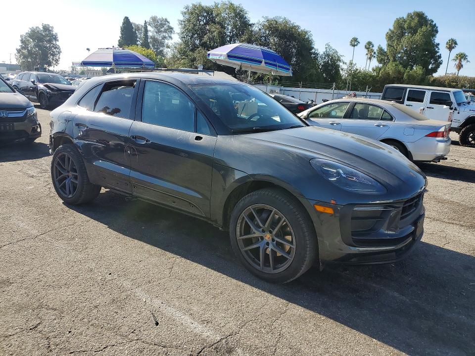 Photo 4 from auction – 2023 PORSCHE MACAN with VIN WP1AA2A57PLB21400