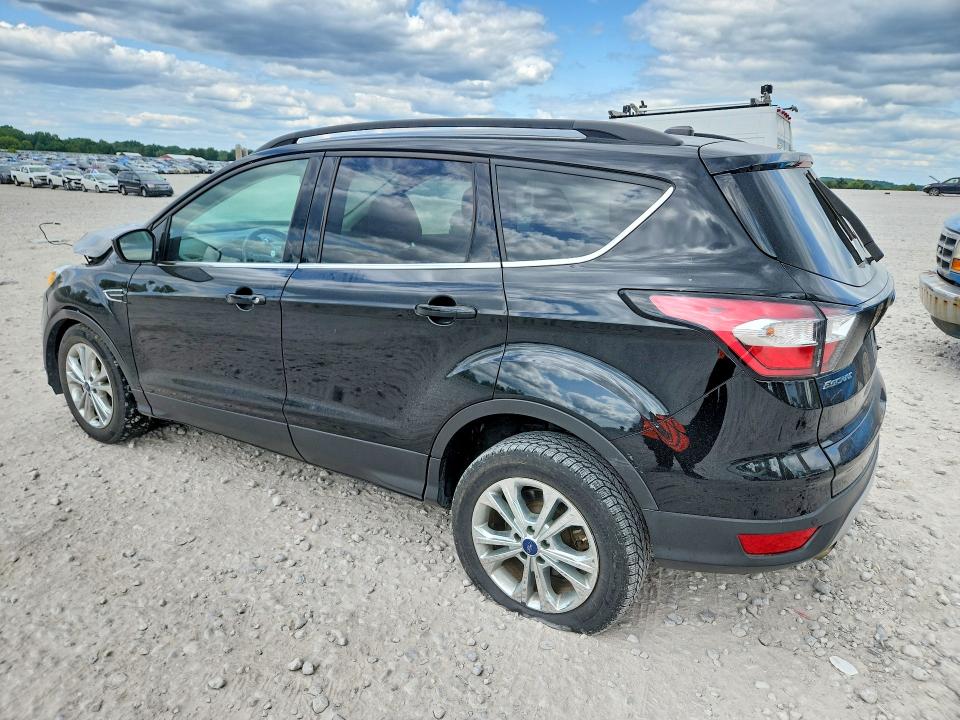 Photo 2 from auction – 2017 FORD ESCAPE with VIN 1FMCU0GD3HUD26997