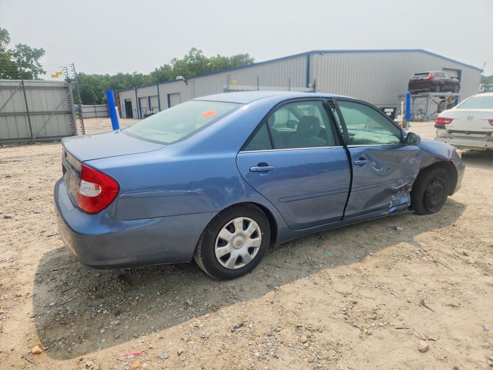 Photo 3 from auction – 2004 TOYOTA CAMRY with VIN 4T1BE32K24U882924